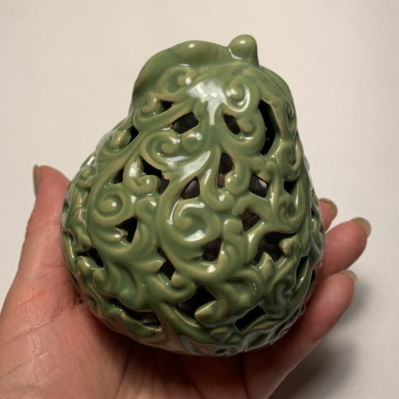 Ceramic Green Pear Room Fragrant - Picture 3 of 10